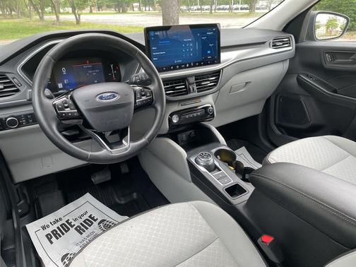 Black Metallic 2025 Ford Escape Active