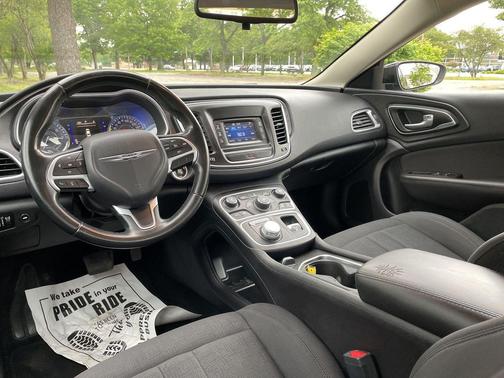 Granite Crystal Metallic Clearcoat 2017 Chrysler 200 LX