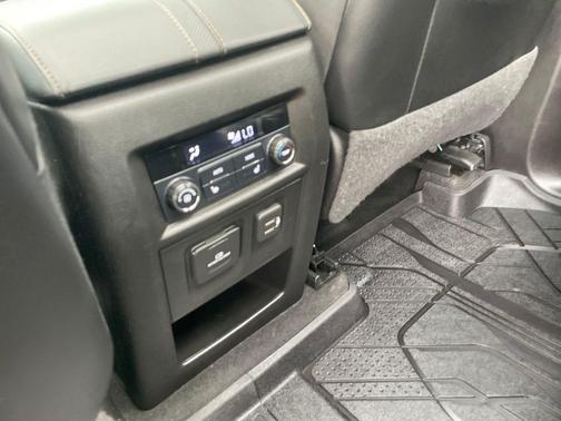 Black Metallic 2018 Chevrolet Traverse Premier