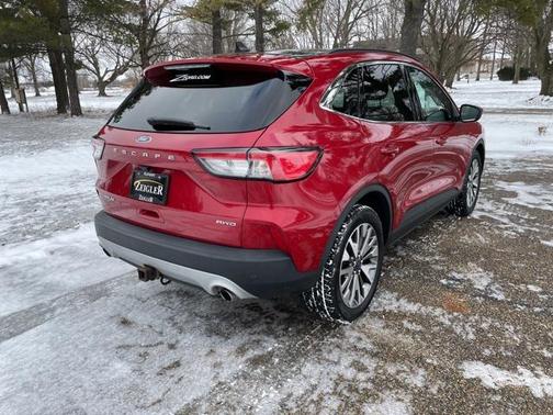 2022 Ford Escape Titanium