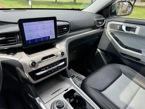 Gray Metallic 2023 Ford Explorer XLT