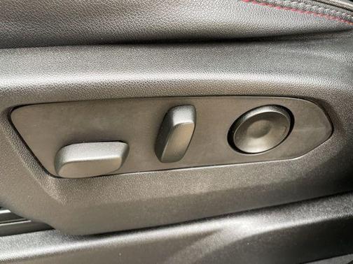 2023 Chevrolet Tahoe 4WD RST