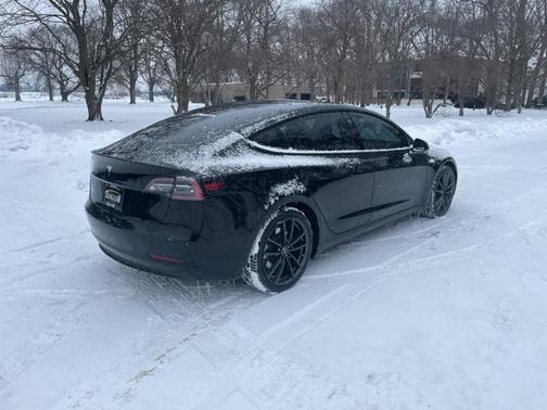 2022 Tesla Model 3 Standard Range