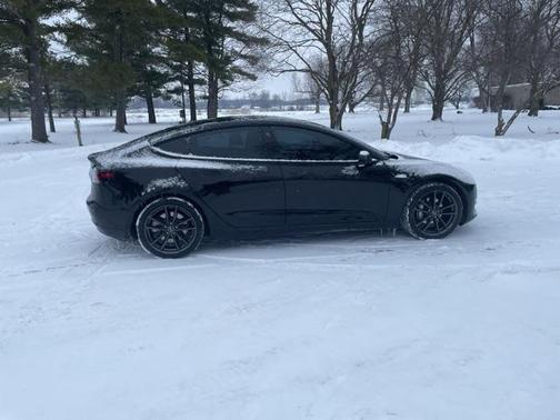 2022 Tesla Model 3 Standard Range