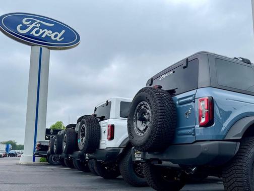 Oxford White 2023 Ford F-150 XLT