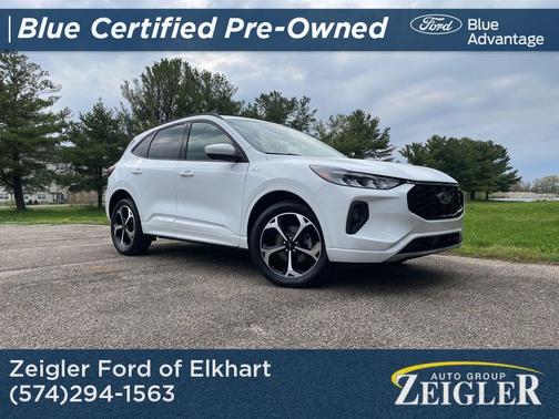 Oxford White 2023 Ford Escape ST-Line Select