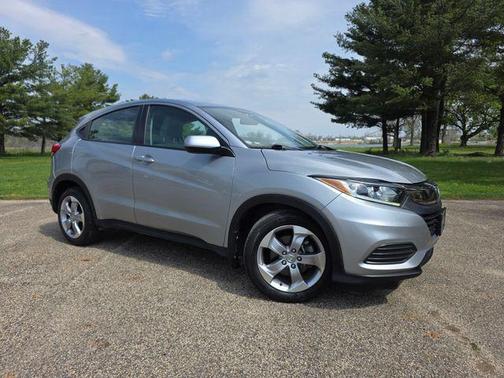 Silver Metallic 2022 Honda HR-V LX
