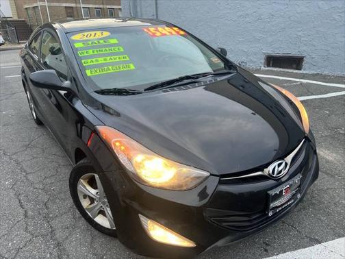 2013 Hyundai ELANTRA SE