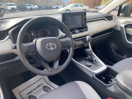 2022 Toyota RAV4 Hybrid XLE