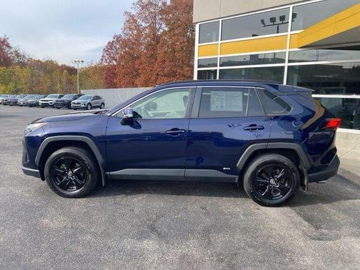 2022 Toyota RAV4 Hybrid XLE