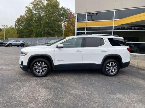 2023 GMC Acadia SLT