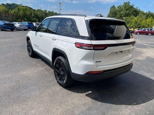 2024 Jeep Grand Cherokee Laredo