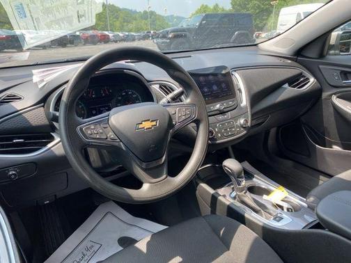 2025 Chevrolet Malibu LT