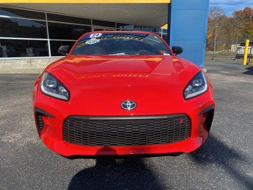 2024 Toyota GR86 Premium