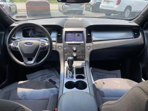 2018 Ford Taurus SEL