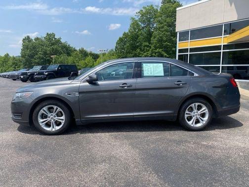 2018 Ford Taurus SEL