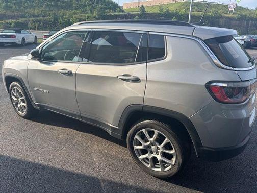 2023 Jeep Compass Latitude Lux