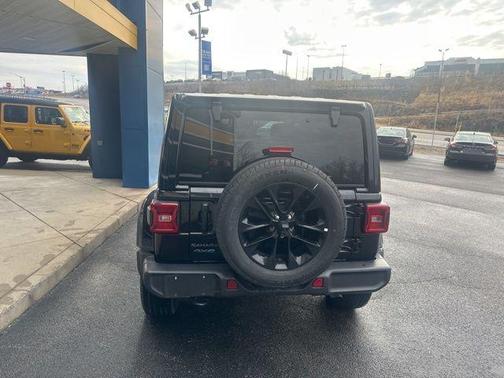 2025 Jeep Wrangler 4xe Sahara