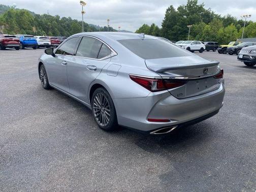 2022 Lexus ES 350 Base