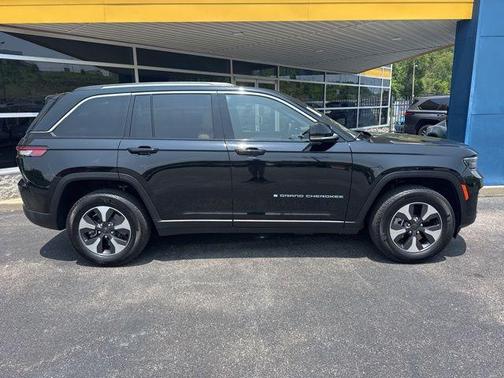 2023 Jeep Grand Cherokee 4xe Base