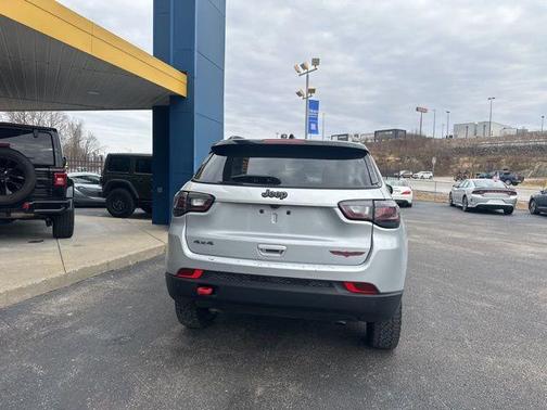 2025 Jeep Compass Trailhawk