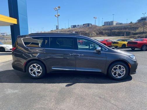 2022 Chrysler Pacifica Limited
