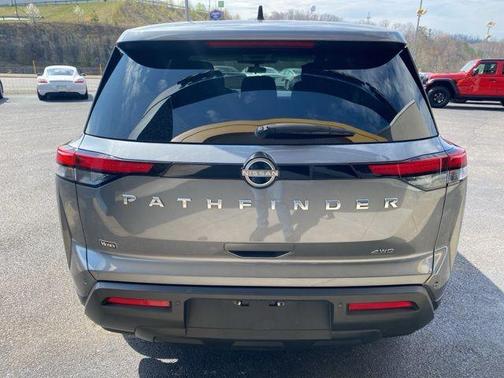 2023 Nissan Pathfinder S