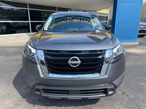 2023 Nissan Pathfinder S