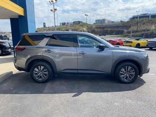 2023 Nissan Pathfinder S