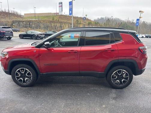 2025 Jeep Compass Trailhawk