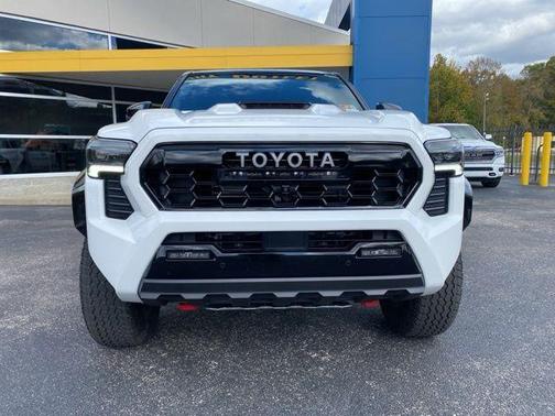 2025 Toyota Tacoma Hybrid TRD PRO
