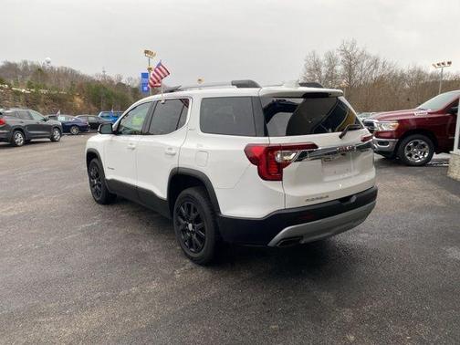 2022 GMC Acadia SLT