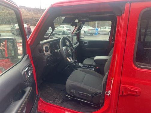 2025 Jeep Wrangler 4xe Sahara