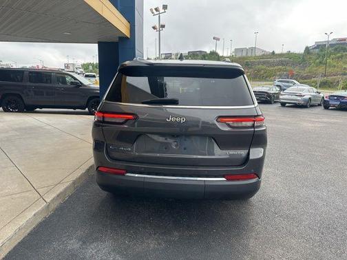 2022 Jeep Grand Cherokee L Laredo