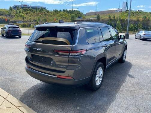 2022 Jeep Grand Cherokee L Laredo