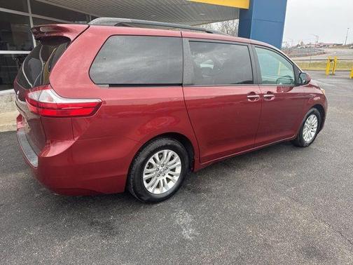 2017 Toyota Sienna L
