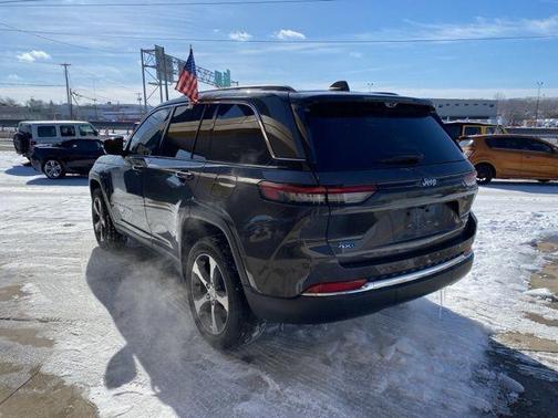 2022 Jeep Grand Cherokee 4xe Base