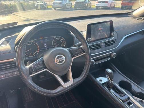 2020 Nissan Altima 2.5 SR