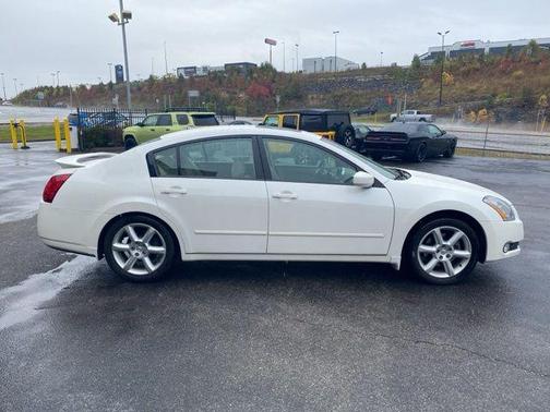 2004 Nissan Maxima SE