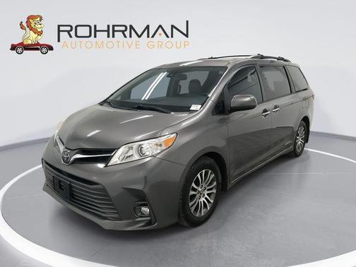 2019 Toyota Sienna XLE
