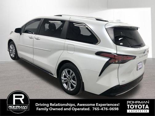2024 Toyota Sienna Platinum