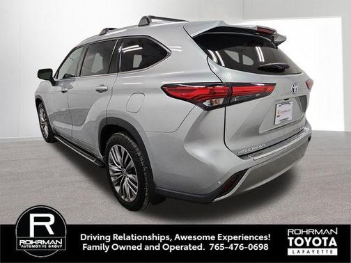 2021 Toyota Highlander Hybrid Platinum