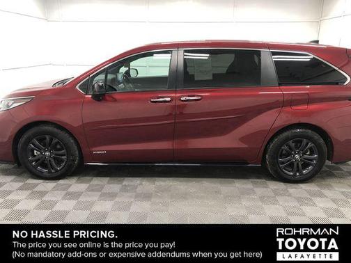 2021 Toyota Sienna XSE 7 Passenger