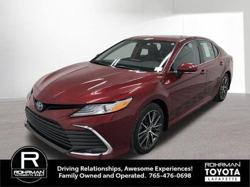 2022 Toyota Camry Hybrid XLE