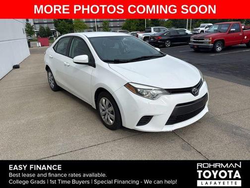Super White 2016 Toyota Corolla LE