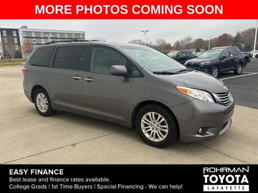2017 Toyota Sienna XLE