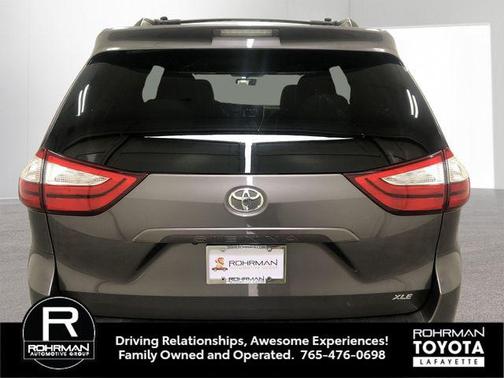 2017 Toyota Sienna XLE