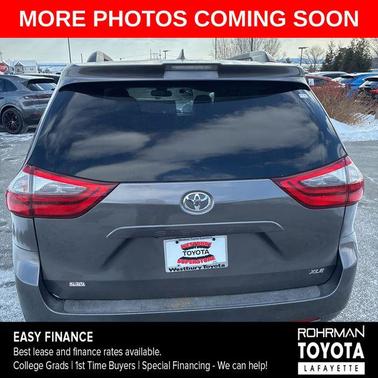 2020 Toyota Sienna XLE