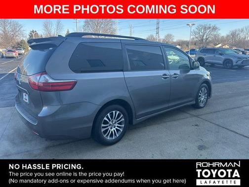 2020 Toyota Sienna XLE