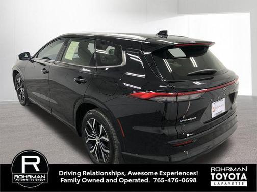 2025 Toyota Crown Signia XLE